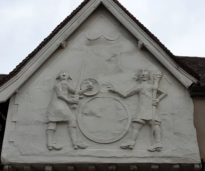 Figure 32 E10 gable